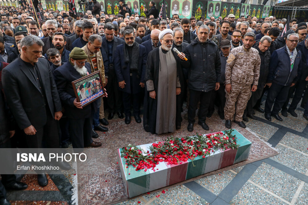 بدرقه و خاکسپاری پیکر یک شهید گمنام در وزارت فرهنگ و ارشاد اسلامی