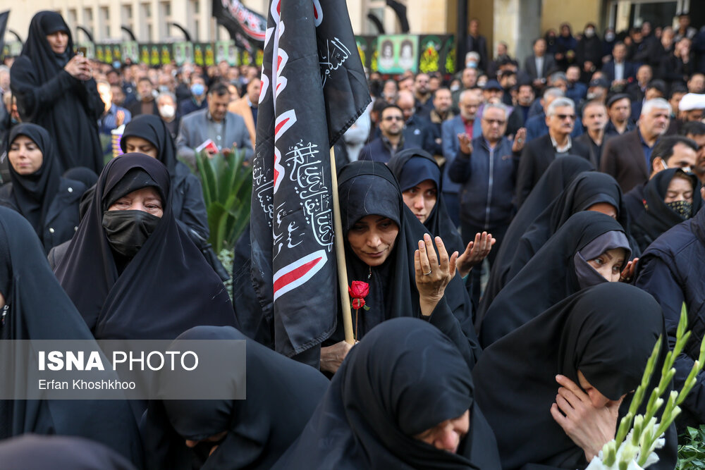 بدرقه و خاکسپاری پیکر یک شهید گمنام در وزارت فرهنگ و ارشاد اسلامی