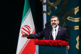 مهدی اسماعیلی، وزیر ارشاد در افتتاحیه چهل و دومین جشنواره بین‌المللی فیلم فجر