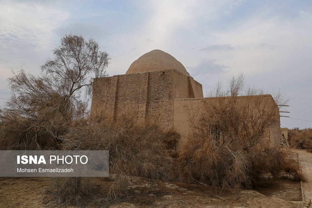 آرامگاه «محمد بن محمد بن زید بن امام سجاد(ع) در مرو قدیم ترکمنستان قرار دارد که برجسته‌ترین بنای سلطان قلعه می‏‌باشد