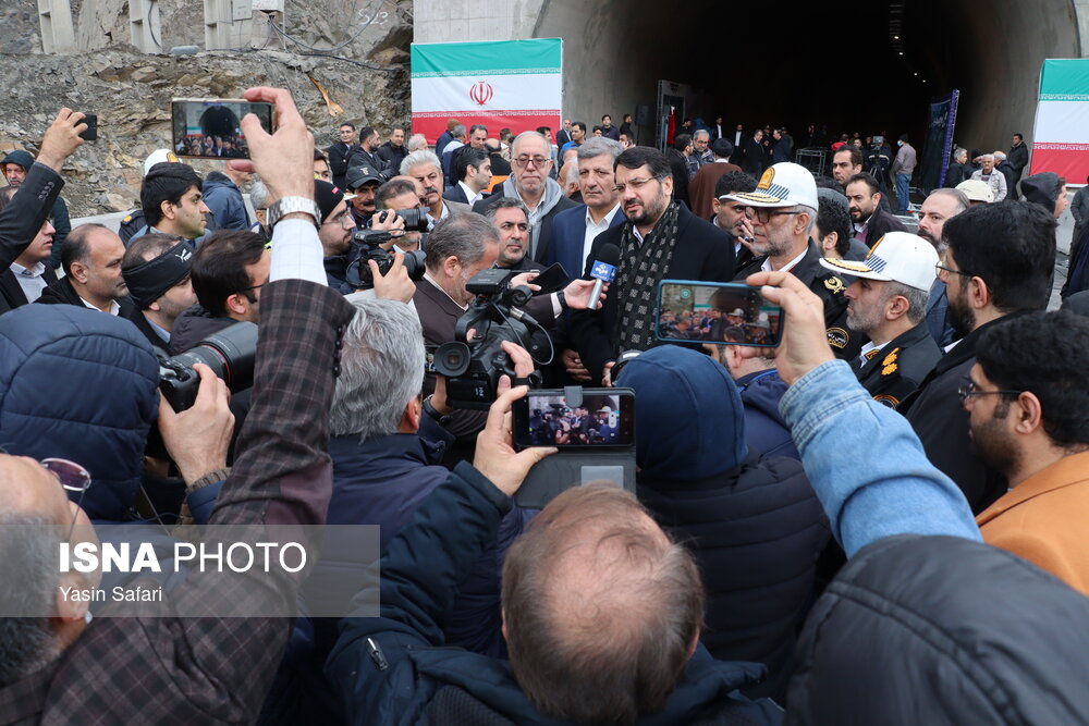 مهرداد بذرپاش، وزیر راه و شهرسازی در گفتگو با خبرنگاران