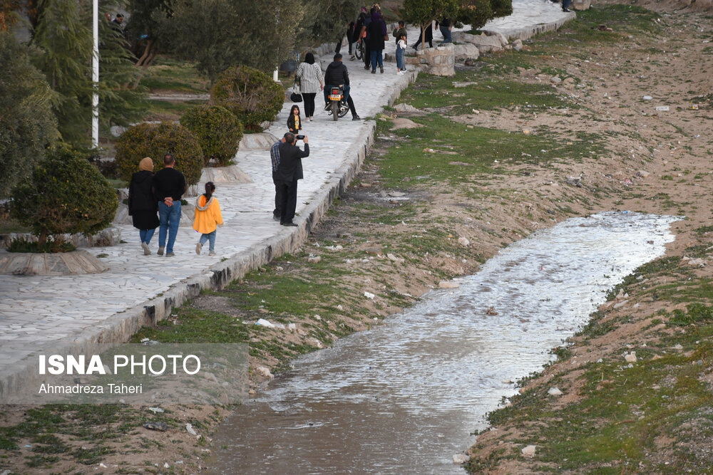 جاری شدن آب در زاینده رود