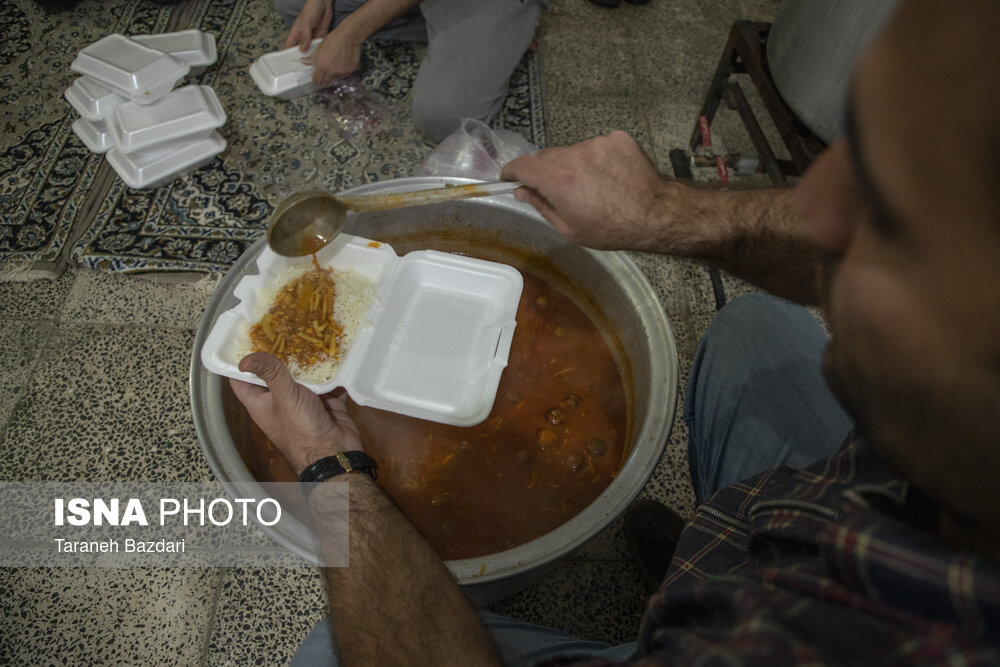 مراسم افطاری خودمانی