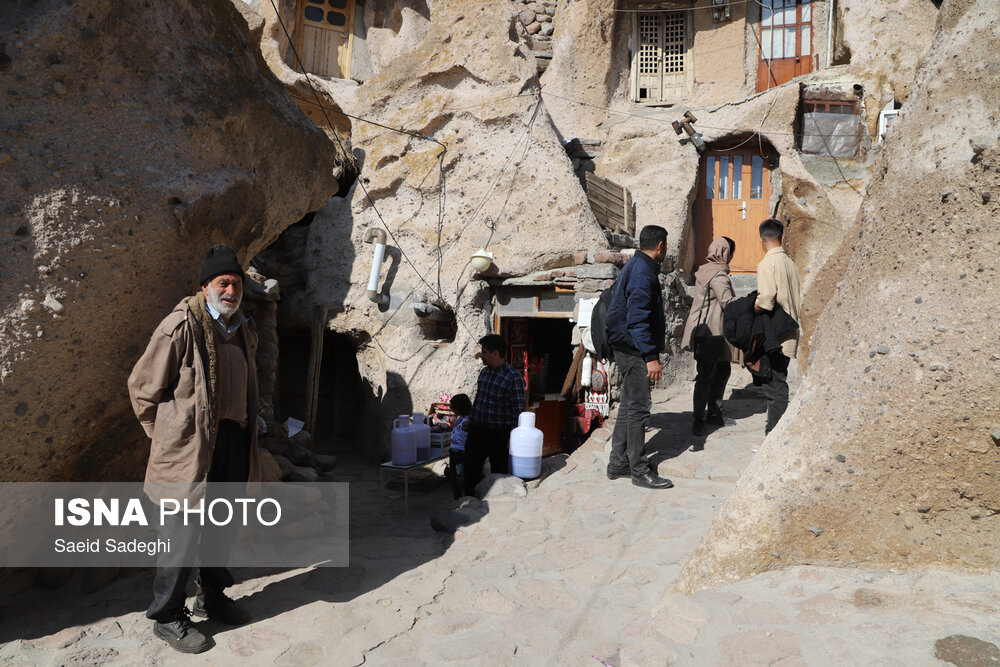 مسافران نوروزی در روستای تاریخی کندوان - آذربایجان شرقی