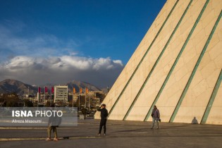 آسمان صاف تا فسمتی ابری تهران/ پیش‌بینی وزش باد شدید